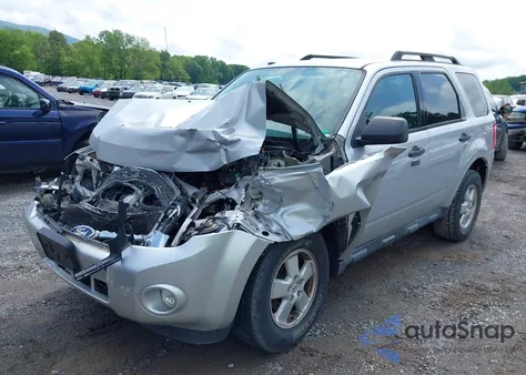2011 Ford Escape Xlt z USA, uszkodzony, nr VIN 1FMCU9D7XBKB29282